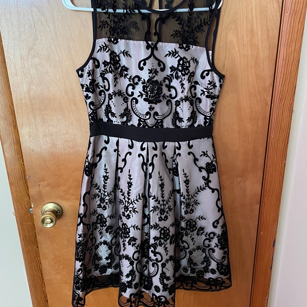 Dress - Picture 2 of 2